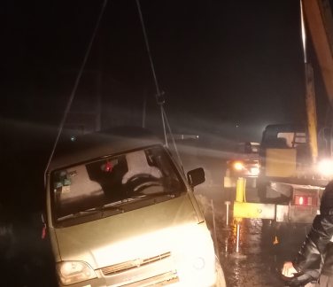 救援面包車現(xiàn)場